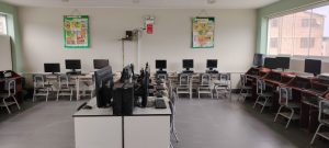 Moderna Sala de Cómputo del CEBA " Juan Guerrero Quimper "